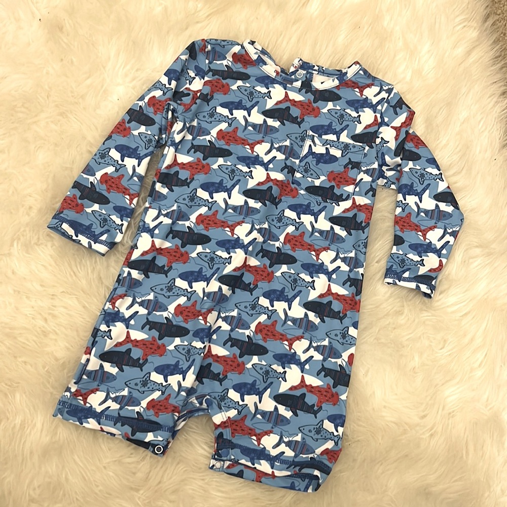 BRAND NEW WITH TAGS UVSKINZ BOYS RASHGAURD